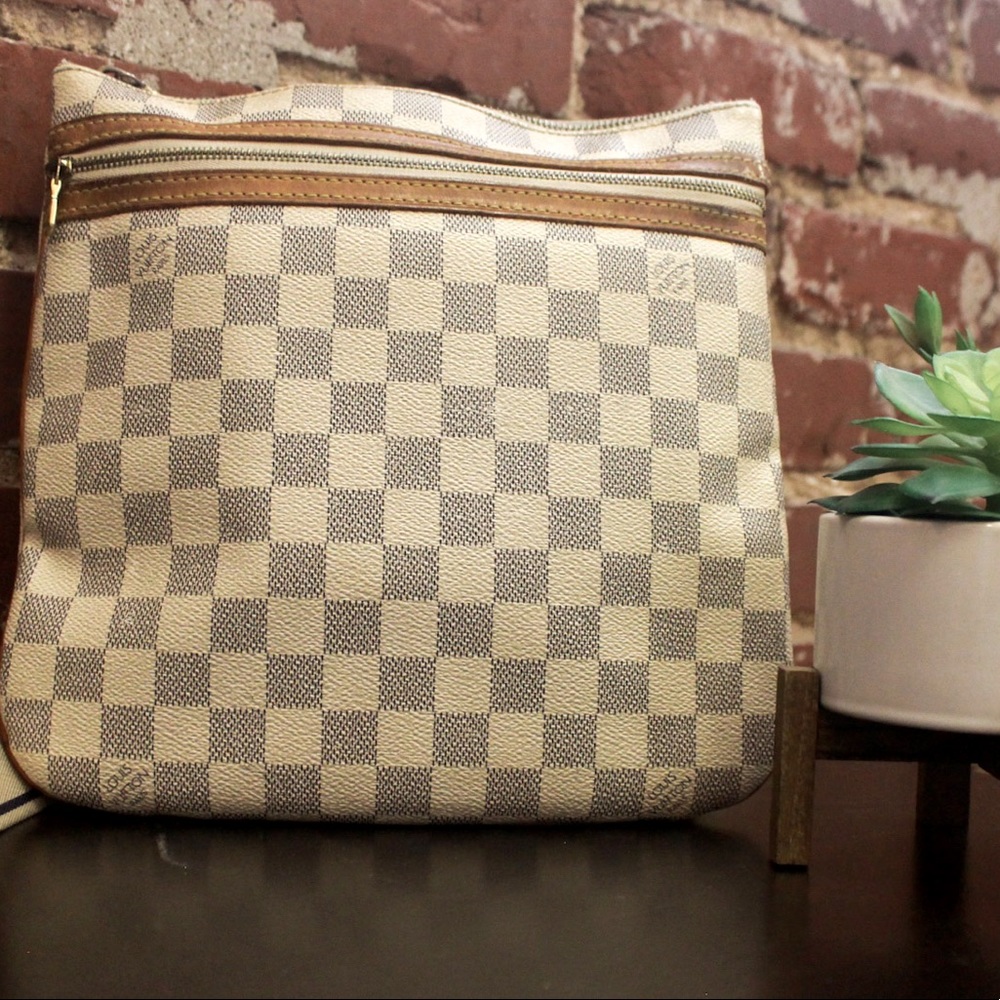 Louis Vuitton
Bosphore Pochette Damier